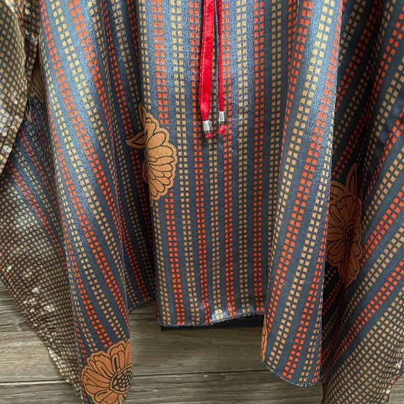 Caftan Blouse - Picture 14 of 16